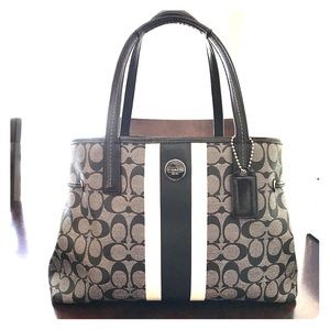 Coach Medium Black Signature Carryall